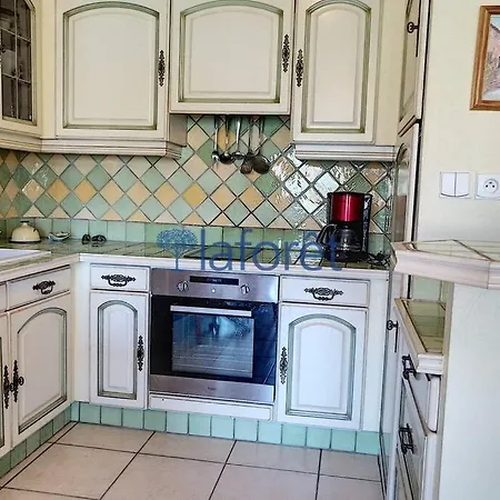 Grand Appartement 2 Chambres Avec Piscine Commune