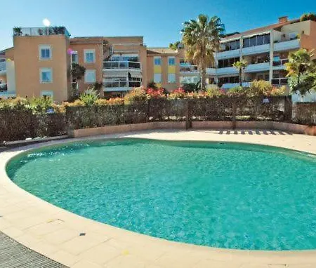 Grand Appartement 2 Chambres Avec Piscine Commune